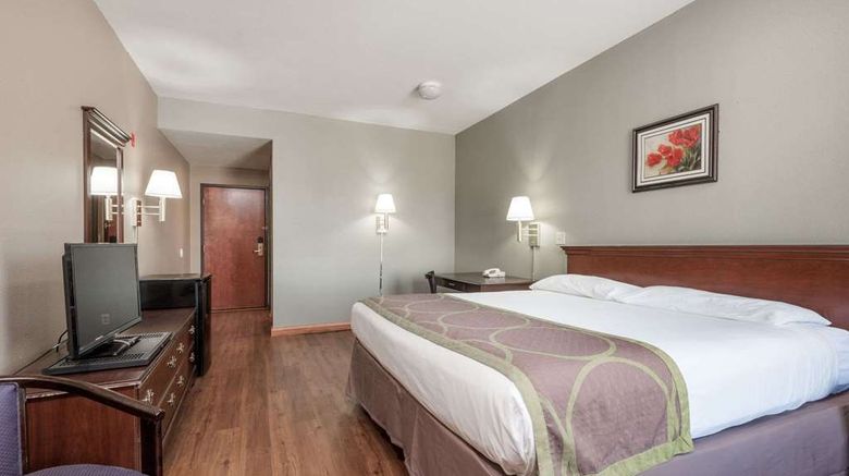 <b>Super 8 Grayson Room</b>. Images powered by <a href="https://iceportal.shijigroup.com/" title="IcePortal" target="_blank">IcePortal</a>.