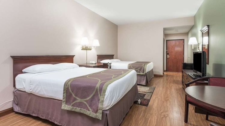 Super 8 Grayson Room