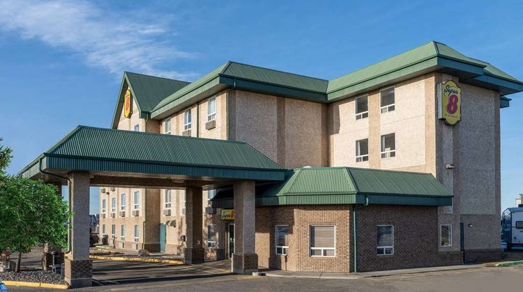 Super 8 Edmonton International Airport Exterior