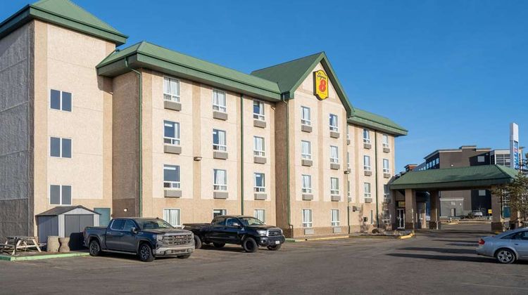 Super 8 Edmonton International Airport Exterior