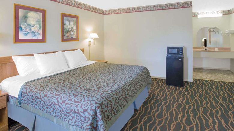 <b>Days Inn Hardy Room</b>. Images powered by <a href="https://iceportal.shijigroup.com/" title="IcePortal" target="_blank">IcePortal</a>.