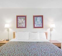 Days Inn Hardy Room