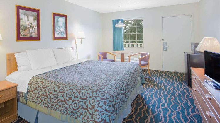 Days Inn Hardy Room