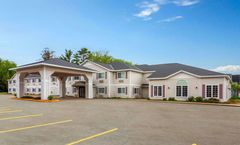 AmericInn by Wyndham Eagle River Downtown