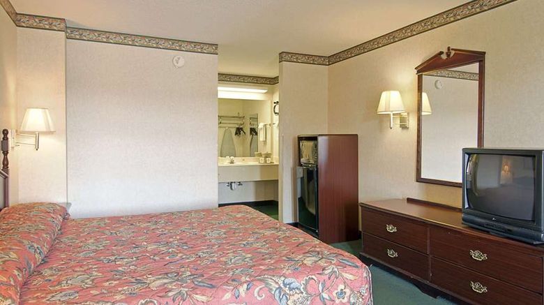 <b>Days Inn and Suites Fort Valley Room</b>. Images powered by <a href="https://iceportal.shijigroup.com/" title="IcePortal" target="_blank">IcePortal</a>.