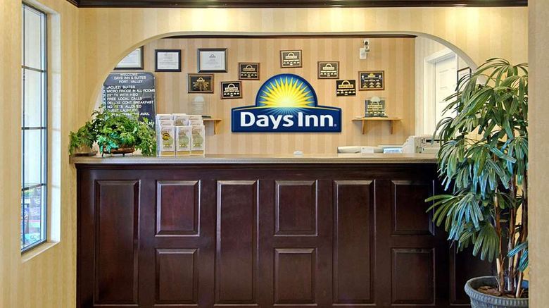 <b>Days Inn and Suites Fort Valley Lobby</b>. Images powered by <a href="https://iceportal.shijigroup.com/" title="IcePortal" target="_blank">IcePortal</a>.