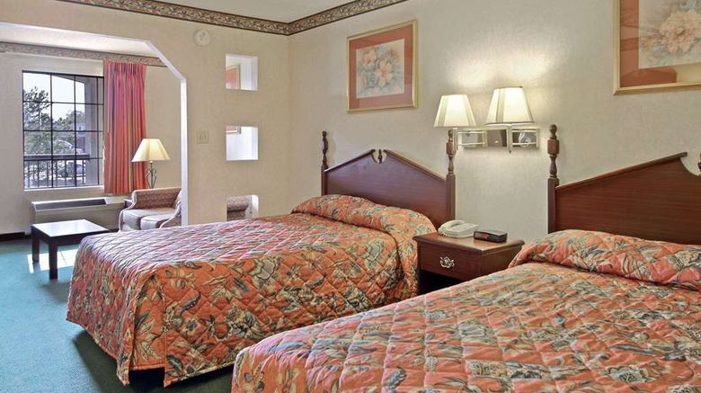 <b>Days Inn and Suites Fort Valley Room</b>. Images powered by <a href="https://iceportal.shijigroup.com/" title="IcePortal" target="_blank">IcePortal</a>.