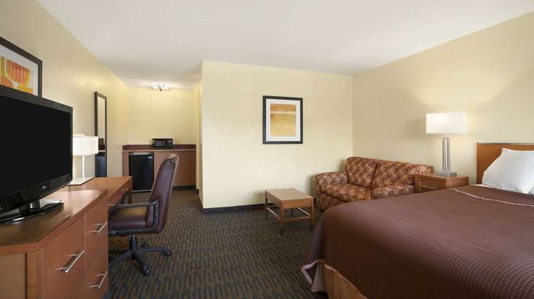 Howard Johnson by Wyndham Sea World Room