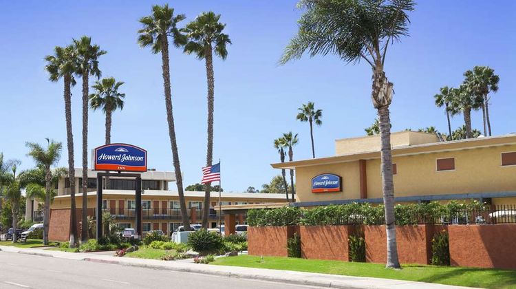 Howard Johnson by Wyndham Sea World Exterior