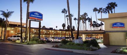 Howard Johnson by Wyndham Sea World Exterior