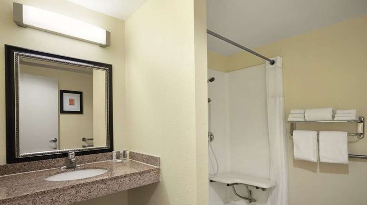 Howard Johnson by Wyndham Sea World Room