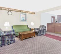 Knights Inn Emporia Lobby