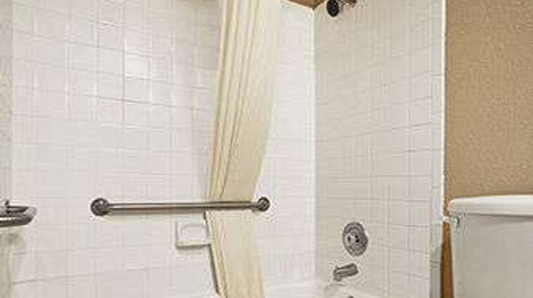 Super 8 Gainesville Room