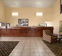 Super 8 Gainesville Lobby