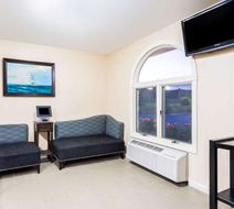 Days Inn Middletown/Newport Area Lobby