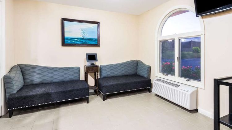 Days Inn Middletown/Newport Area Lobby