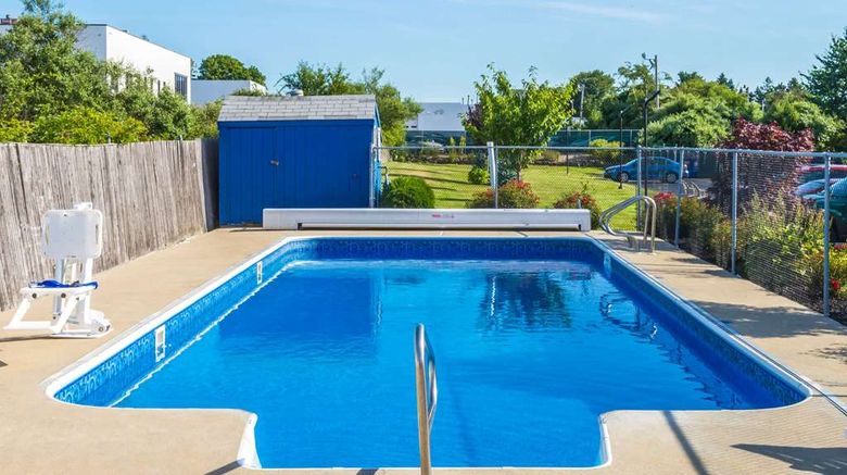 <b>Days Inn Middletown/Newport Area Pool</b>. Images powered by <a href="https://iceportal.shijigroup.com/" title="IcePortal" target="_blank">IcePortal</a>.