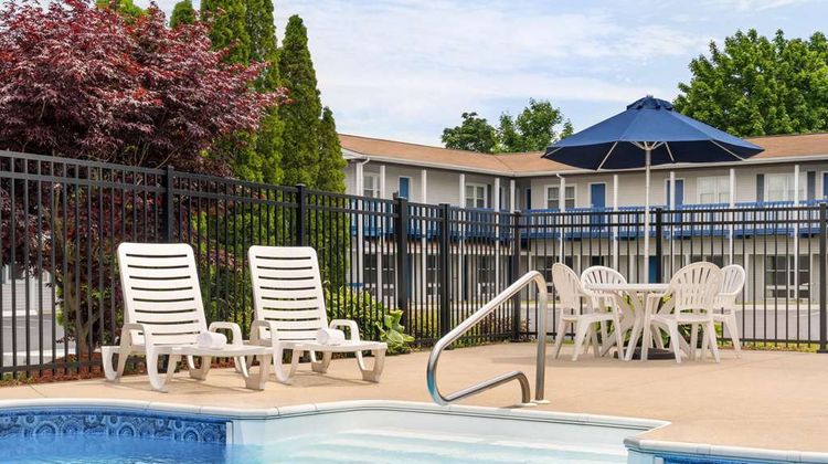 Days Inn Middletown/Newport Area Pool