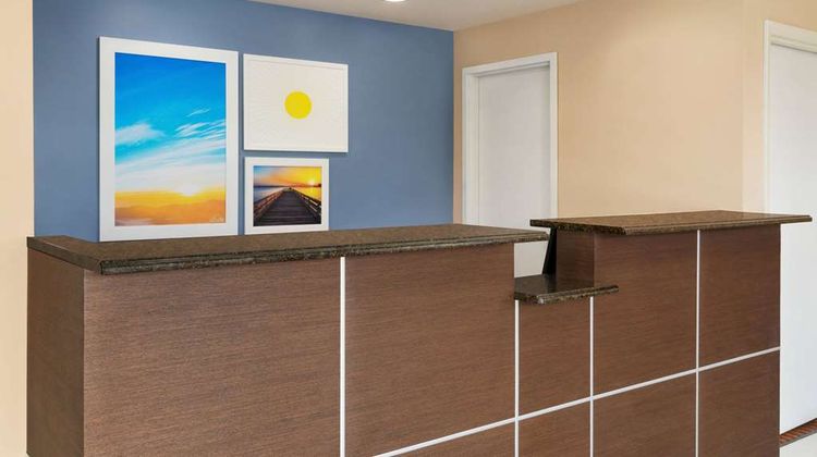 Days Inn Middletown/Newport Area Lobby