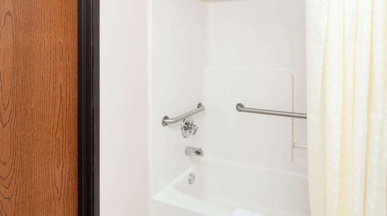 <b>Baymont Inn/Suites Chicago/Calumet City Room</b>. Images powered by <a href="https://iceportal.shijigroup.com/" title="IcePortal" target="_blank">IcePortal</a>.