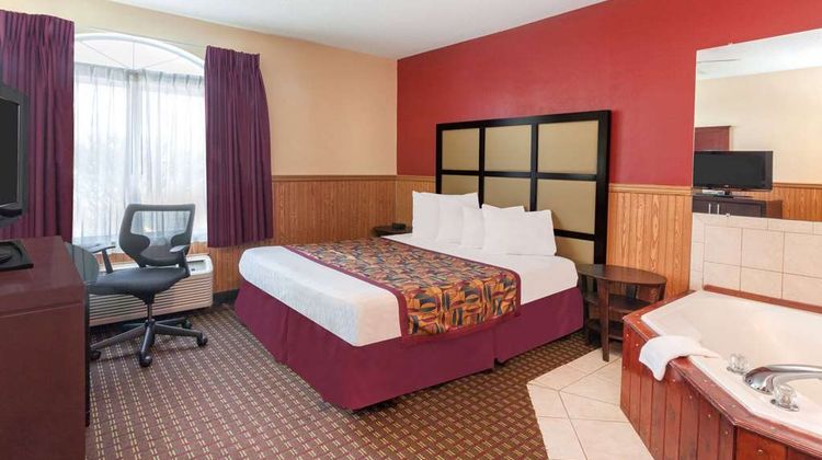 Baymont Inn/Suites Chicago/Calumet City Room