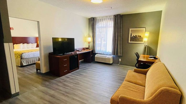 <b>Baymont Inn/Suites Chicago/Calumet City Suite</b>. Images powered by <a href="https://iceportal.shijigroup.com/" title="IcePortal" target="_blank">IcePortal</a>.