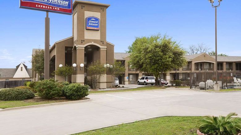 <b>Howard Johnson Express  Lone Star Park Exterior</b>. Images powered by <a href="https://iceportal.shijigroup.com/" title="IcePortal" target="_blank">IcePortal</a>.