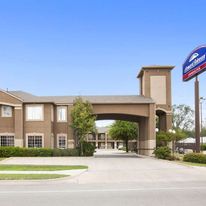 Howard Johnson Express  Lone Star Park