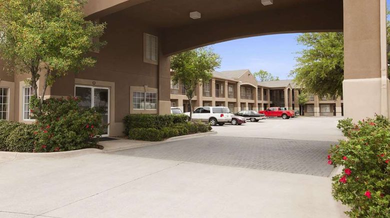 <b>Howard Johnson Express  Lone Star Park Exterior</b>. Images powered by <a href="https://iceportal.shijigroup.com/" title="IcePortal" target="_blank">IcePortal</a>.