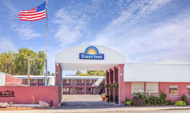 Days Inn Burns Exterior