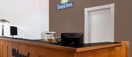 Days Inn Burns Lobby