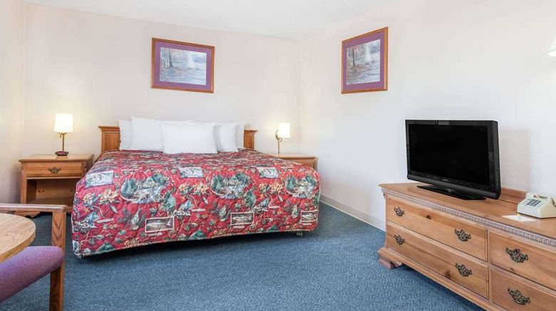 <b>Days Inn Burns Room</b>. Images powered by <a href="https://iceportal.shijigroup.com/" title="IcePortal" target="_blank">IcePortal</a>.
