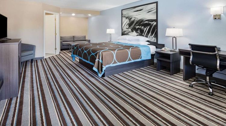 Super 8 Marysville/Port Huron Area Suite
