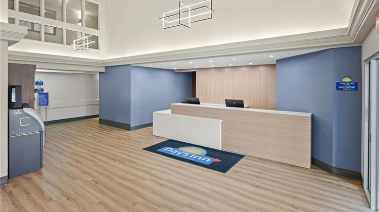 Days Inn Regina Lobby