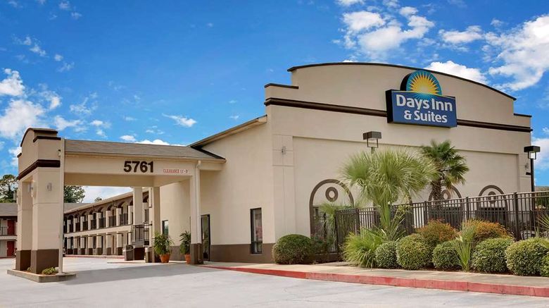 <b>Days Inn & Suites Opelousas Exterior</b>. Images powered by <a href="https://iceportal.shijigroup.com/" title="IcePortal" target="_blank">IcePortal</a>.