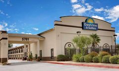 Days Inn & Suites Opelousas