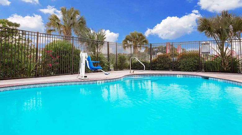 <b>Days Inn & Suites Opelousas Pool</b>. Images powered by <a href="https://iceportal.shijigroup.com/" title="IcePortal" target="_blank">IcePortal</a>.
