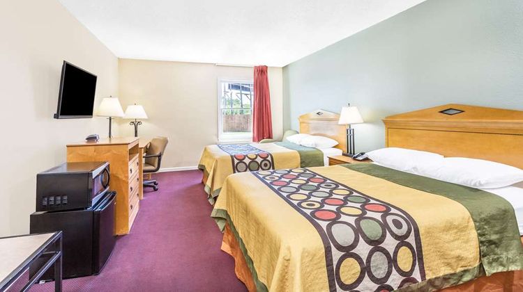 Super 8 Manning Room
