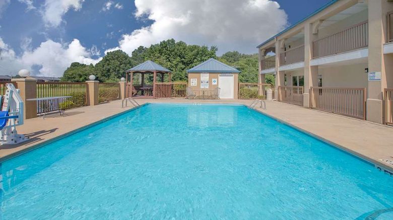 <b>Days Inn & Suites Pine Bluff Pool</b>. Images powered by <a href="https://iceportal.shijigroup.com/" title="IcePortal" target="_blank">IcePortal</a>.