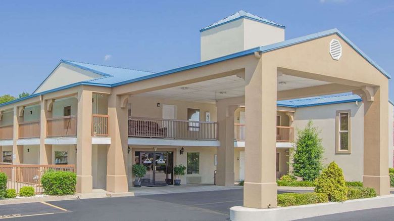 Days Inn  and  Suites Pine Bluff Exterior. Images powered by <a href="https://iceportal.shijigroup.com" target="_blank" rel="noopener">Ice Portal</a>.
