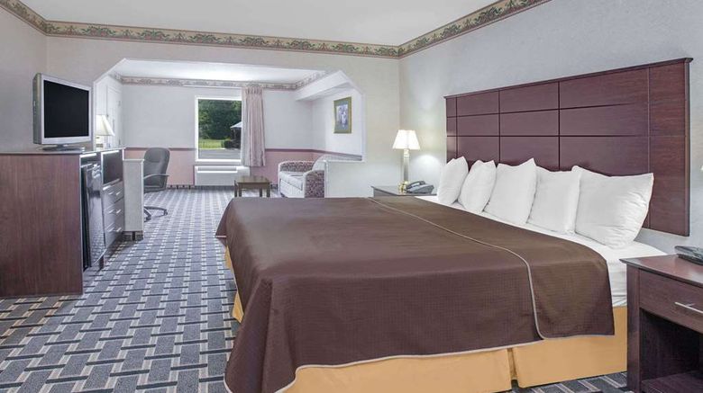 <b>Days Inn & Suites Pine Bluff Room</b>. Images powered by <a href="https://iceportal.shijigroup.com/" title="IcePortal" target="_blank">IcePortal</a>.
