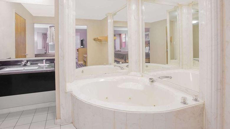 <b>Days Inn & Suites Pine Bluff Room</b>. Images powered by <a href="https://iceportal.shijigroup.com/" title="IcePortal" target="_blank">IcePortal</a>.
