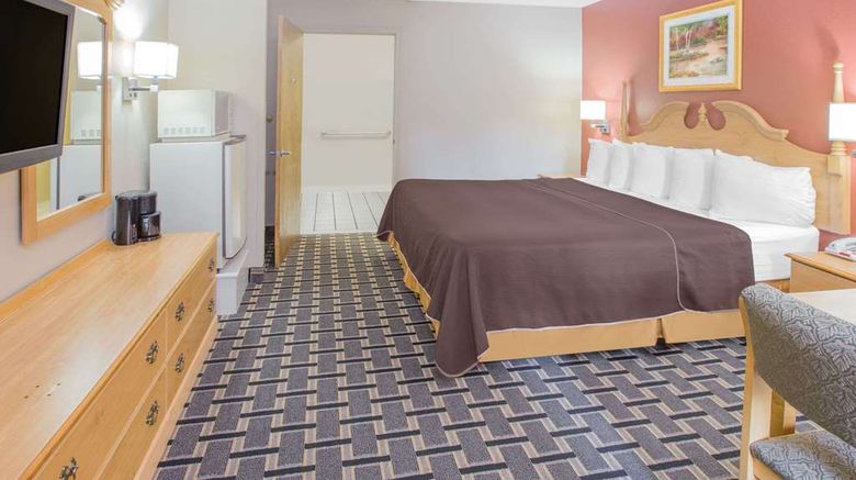 <b>Days Inn & Suites Pine Bluff Room</b>. Images powered by <a href="https://iceportal.shijigroup.com/" title="IcePortal" target="_blank">IcePortal</a>.
