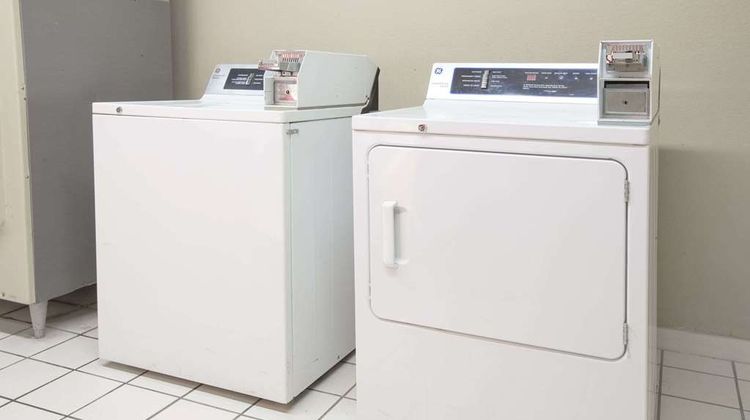 Days Inn & Suites Pine Bluff Other