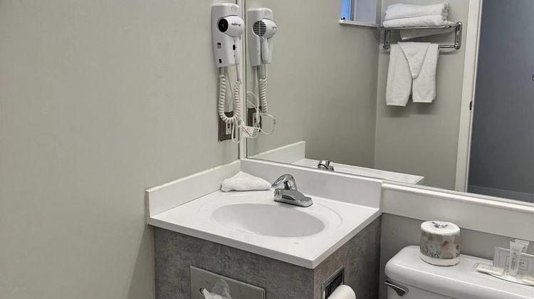 Travelodge Langley City Room