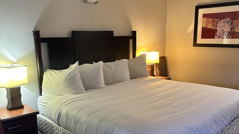 <b>Travelodge Langley City Room</b>. Images powered by <a href="https://iceportal.shijigroup.com/" title="IcePortal" target="_blank">IcePortal</a>.