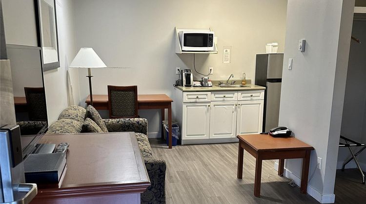 Travelodge Langley City Room