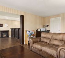 Kamloops Travelodge Mountview Lobby