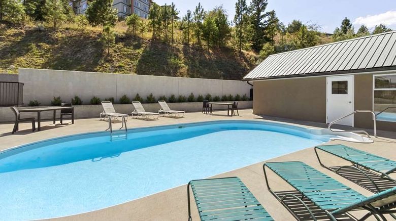 <b>Kamloops Travelodge Mountview Pool</b>. Images powered by <a href="https://iceportal.shijigroup.com/" title="IcePortal" target="_blank">IcePortal</a>.