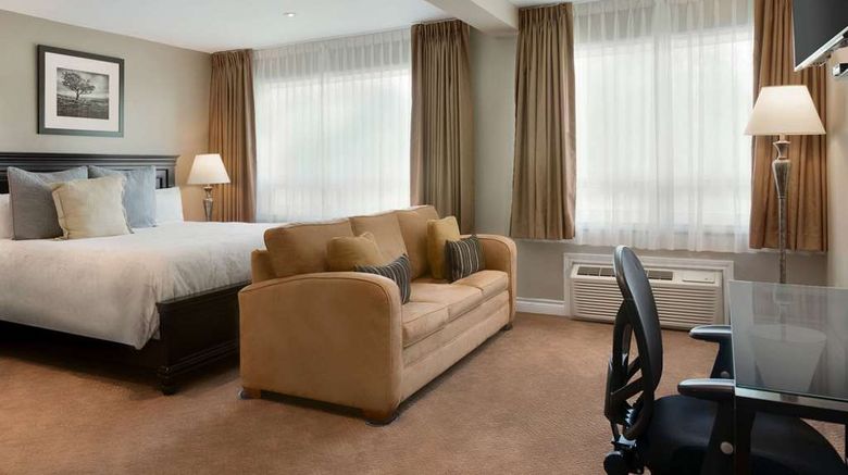 <b>Travelodge Simcoe Room</b>. Images powered by <a href="https://iceportal.shijigroup.com/" title="IcePortal" target="_blank">IcePortal</a>.
